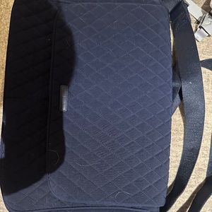 Vera Bradley essential messenger bag